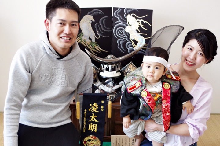 3世代そろった初節句を端午の節句飾りでお祝い|静岡県浜松市の凌太朗くんの五月人形 - ひなせい 五月人形