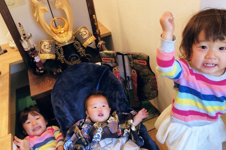 五月人形の兜飾りで端午の節句 初節句|3姉弟 愛知県あま市の圭くん - ひなせい 五月人形