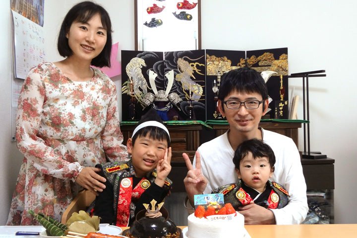 五月人形の兜飾りでにぎやかな端午の節句 初節句|大阪府三島郡の壮真くん - ひなせい 五月人形