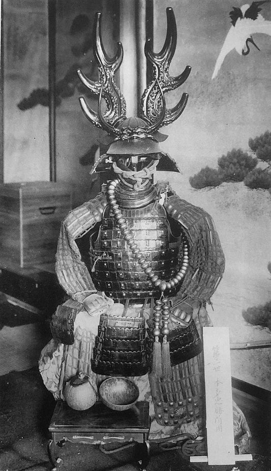 本多忠勝とは?名言・戦術・甲冑から学ぶ“武将の忠義と誠”の精神と逸話、蜻蛉切や鹿角兜 - ひなせい 五月人形