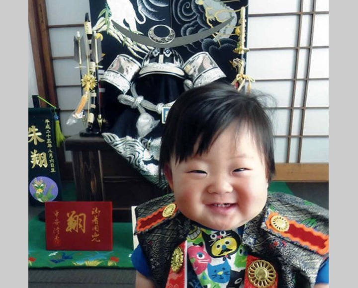 五月人形の兜飾りで端午の節句 喜びと幸せの初節句| 静岡県榛原郡の朱翔くん - ひなせい 五月人形