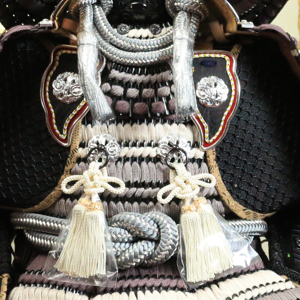 12号鎧飾り|上杉謙信の鎧兜り|5月人形の逸品|おしゃれ 兜鎧飾り 端午の節句飾り こどもの日 5月人形 人気 - ひなせい 五月人形