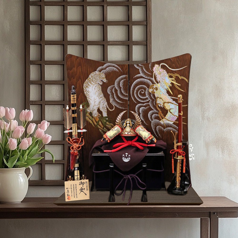 加藤鞆美作|1/3徳川家康兜|平飾りの五月人形|かっこいい 限定品|コンパクト おしゃれ 兜鎧飾り 端午の節句飾り こどもの日 5月人形 人気 - ひなせい 五月人形