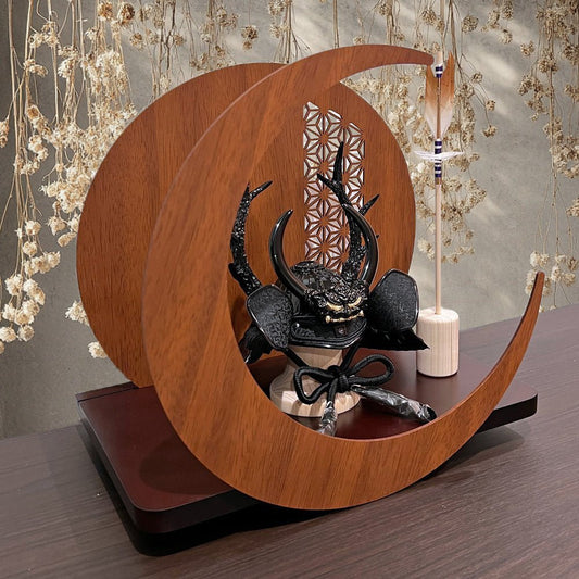 横幅32cm|4号 武将 本多忠勝 半月ブラウン| おしゃれに飾れる 五月人形 |兜飾り|モダン|コンパクト おしゃれ 兜鎧飾り 端午の節句飾り こどもの日 5月人形 人気 かわいい かぶと - ひなせい 五月人形