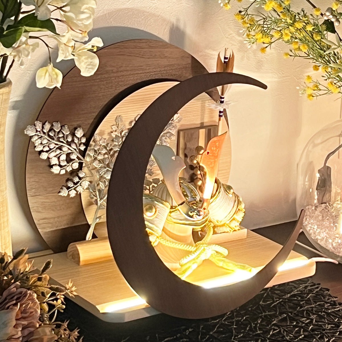 横幅32cm|4号 くすみ色緑 ノーマル moonlight|電気がつく 丸いタイプ 五月人形 コンパクト|おしゃれ 兜鎧飾り 端午の節句飾り こどもの日 - ひなせい 五月人形