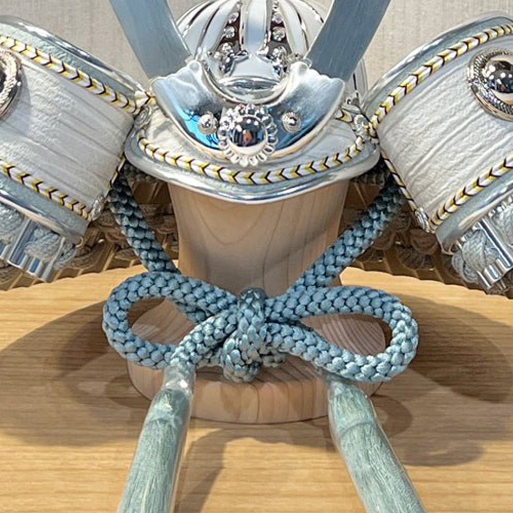 横幅32cm|4号 ブルー兜 ブラウン moonlight|玄関に飾りたい コンパクト五月人形 |モダン|コンパクト おしゃれ 兜鎧飾り 端午の節句飾り こどもの日 5月人形 - ひなせい 五月人形