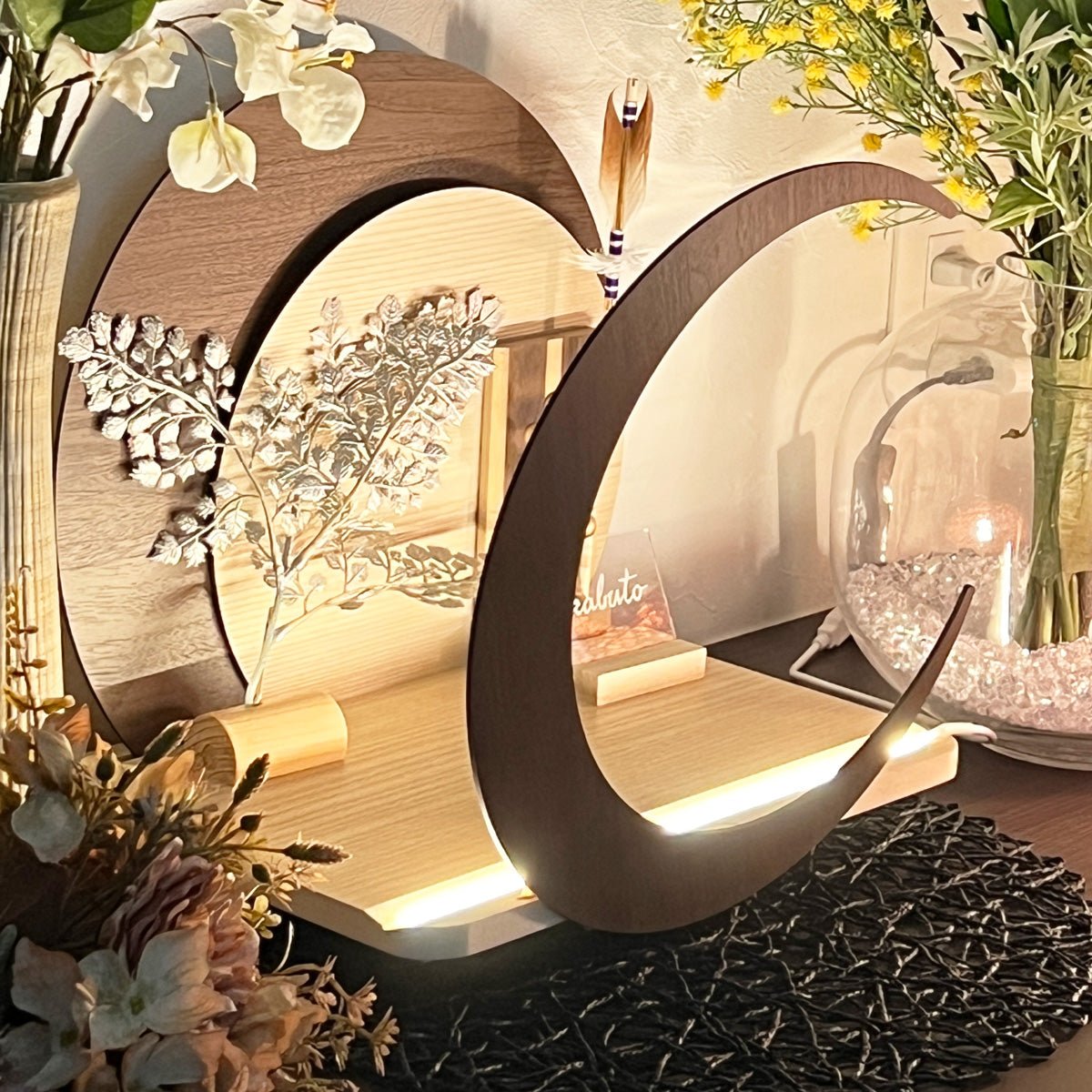 横幅32cm|4号 くすみ色緑 ノーマル moonlight|電気がつく 丸いタイプ 五月人形 コンパクト|おしゃれ 兜鎧飾り 端午の節句飾り こどもの日 - ひなせい 五月人形