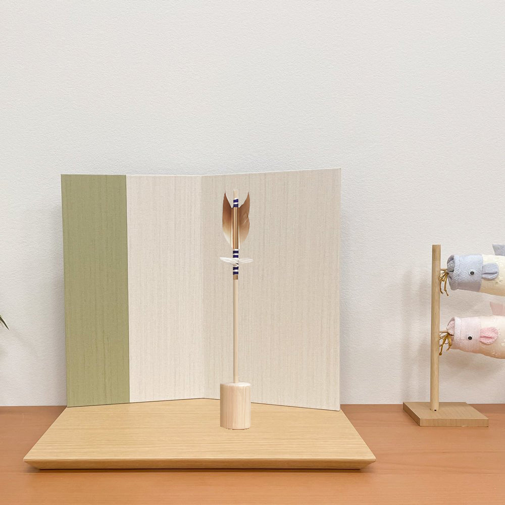 横幅35cm|武者人形【健】ブラウン 子供大将|可愛いお顔|コンパクト おしゃれ 兜鎧飾り 端午の節句飾り こどもの日 かぶと - ひなせい 五月人形