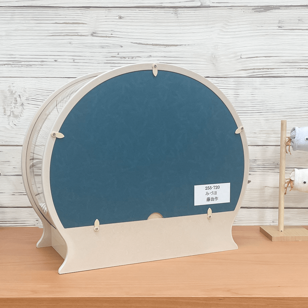 横幅36cm|丸ケース入り飾り|今どきの五月人形| ホワイト モダン|コンパクト おしゃれ 兜鎧飾り 端午の節句飾り こどもの日 - ひなせい 五月人形