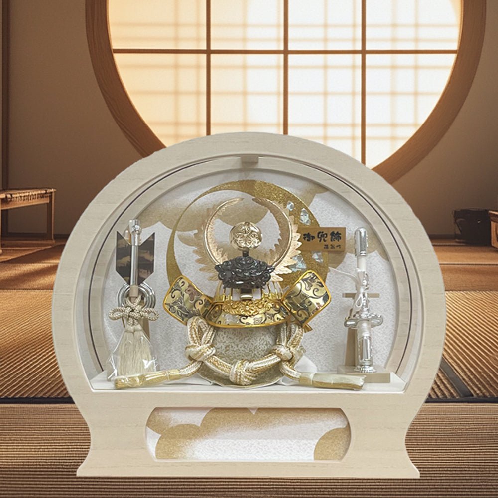 横幅36cm|丸ケース入り飾り|徳川家康 五月人形| ホワイト モダン|コンパクト おしゃれ 兜鎧飾り 端午の節句飾り こどもの日 - ひなせい 五月人形