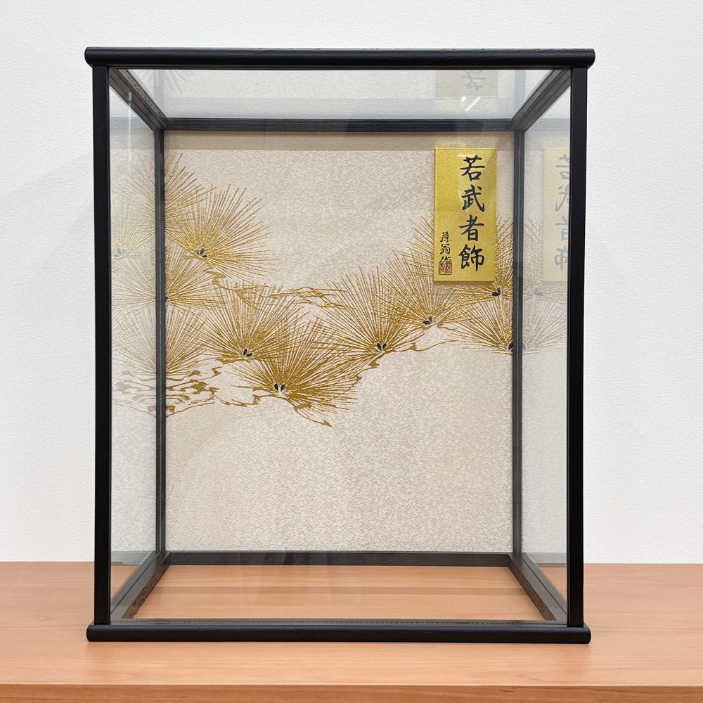 横幅37.5cm|ケース入り大将飾り|今どきの五月人形| ホワイト モダン|コンパクト おしゃれ 兜鎧飾り 端午の節句飾り こどもの日 - ひなせい 五月人形