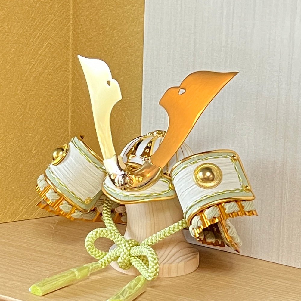 横幅37cm 五月人形 |4号|くすみ色緑|収納兜飾り|ライフスタイルに人気|コンパクト おしゃれ 兜鎧飾り 端午の節句飾り こどもの日 5月人形 人気 かわいい - ひなせい 五月人形