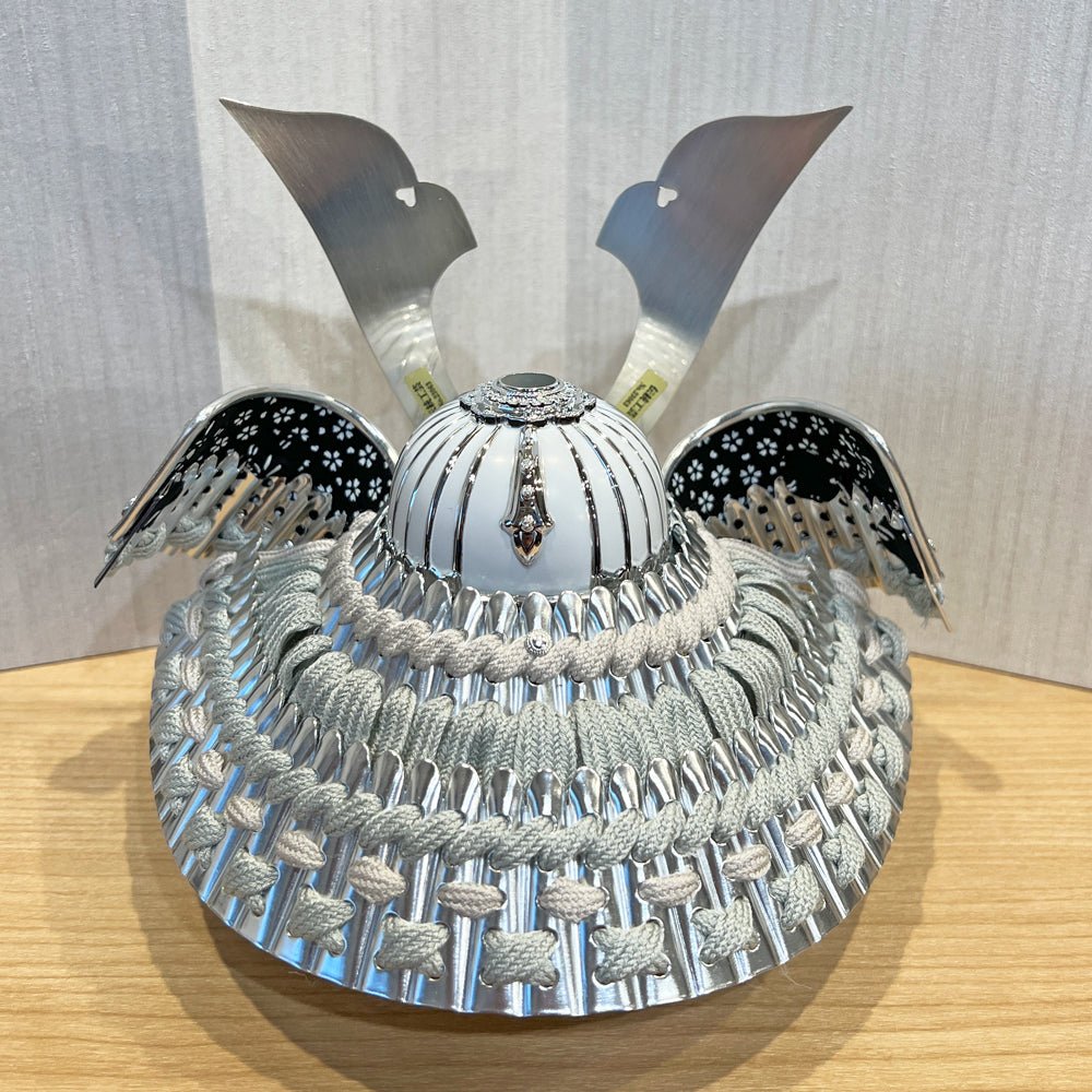 暮らしに寄り添う 溶け込む|横幅37cm 五月人形 収納4号|くすみ色ブルー兜|モダン ナチュラル|コンパクト おしゃれ 兜鎧飾り 端午の節句飾り こどもの日 5月人形 人気 - ひなせい 五月人形