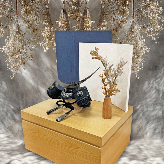 横幅37cm 五月人形|4号 ブロンズ| 武将 伊達政宗 収納兜飾り|戦いのセンスが良い勇武 剛勇|コンパクト おしゃれ 兜鎧飾り 端午の節句飾り こどもの日 5月人形 人気 かぶと - ひなせい 五月人形