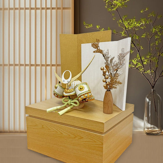 横幅37cm 五月人形|4号|くすみ色緑 収納 武将 上杉謙信|雄々しい 勇気のある大胆不敵|コンパクト おしゃれ 兜鎧飾り 端午の節句飾り こどもの日 5月人形 かぶと - ひなせい 五月人形