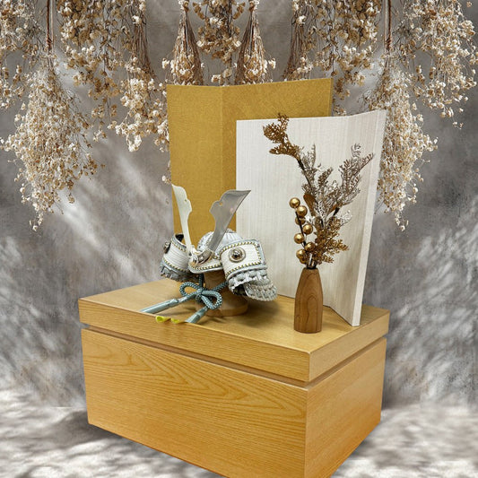 横幅37cm 五月人形 収納4号|暮らしに寄り添う 溶け込む|くすみ色ブルー兜|モダン ナチュラル|コンパクト おしゃれ 兜鎧飾り 端午の節句飾り こどもの日 5月人形 人気 かわいい - ひなせい 五月人形