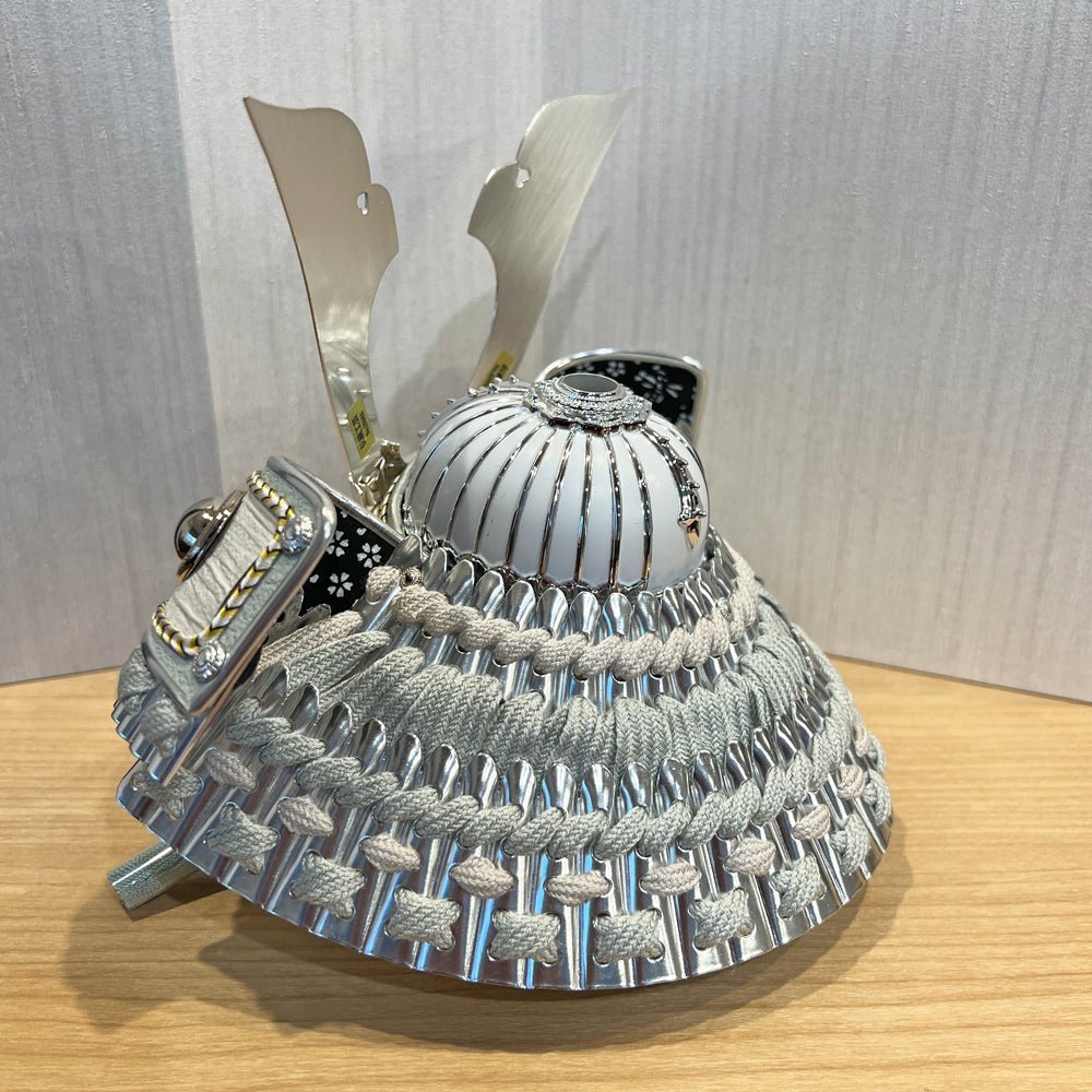 暮らしに寄り添う 溶け込む|横幅37cm 五月人形 収納4号|くすみ色ブルー兜|モダン ナチュラル|コンパクト おしゃれ 兜鎧飾り 端午の節句飾り こどもの日 5月人形 人気 - ひなせい 五月人形