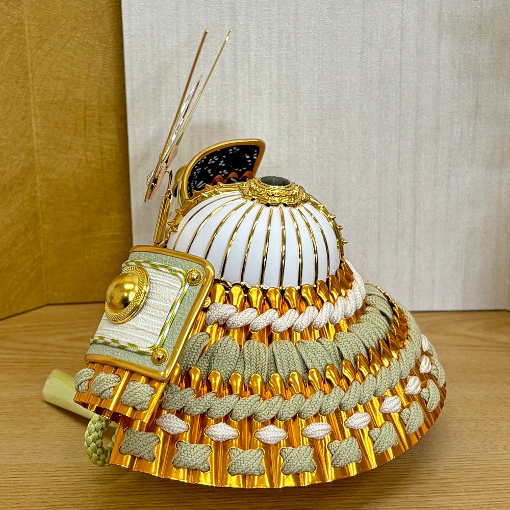 横幅37cm 五月人形|4号|くすみ色緑 収納 武将 上杉謙信|雄々しい 勇気のある大胆不敵|コンパクト おしゃれ 兜鎧飾り 端午の節句飾り こどもの日 5月人形 人気 かわいい - ひなせい 五月人形