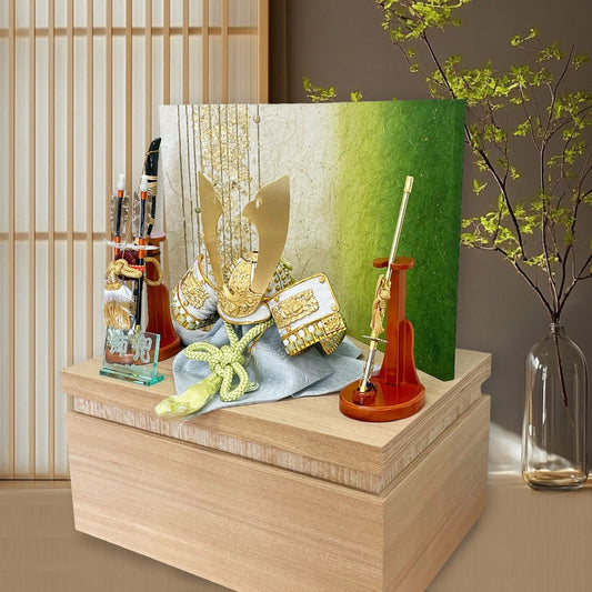 横幅38cm|長瀬兜 緑|五月人形 収納兜| 色どり色合いを大切|モダン|コンパクト おしゃれ 兜鎧飾り 端午の節句飾り こどもの日 かぶと - ひなせい 五月人形