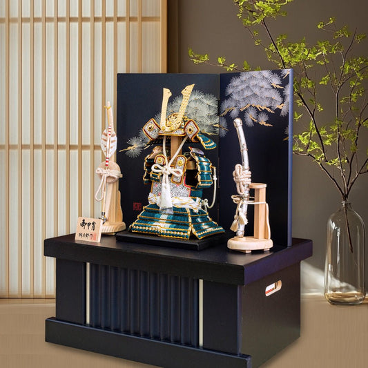 横幅38cm|朔太郎作 奉納鎧|稀少!|五月人形の鎧飾りでコンパクト|収納飾り|コンパクト おしゃれ 兜鎧飾り 端午の節句飾り こどもの日 5月人形 人気 - ひなせい 五月人形