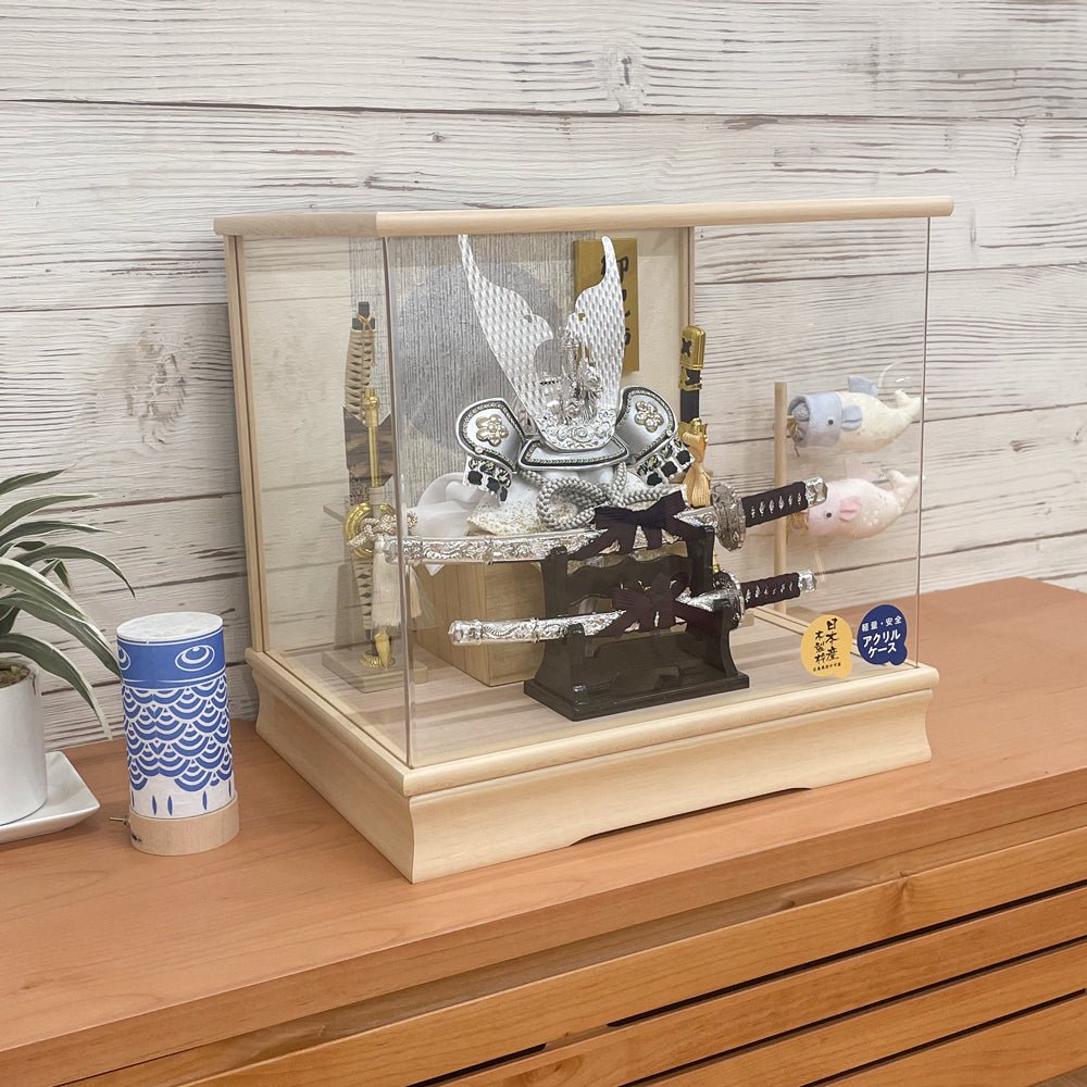 横幅38cm|ケース入り飾り|今どきの五月人形| ホワイト モダン|コンパクト おしゃれ 兜鎧飾り 端午の節句飾り こどもの日 - ひなせい 五月人形
