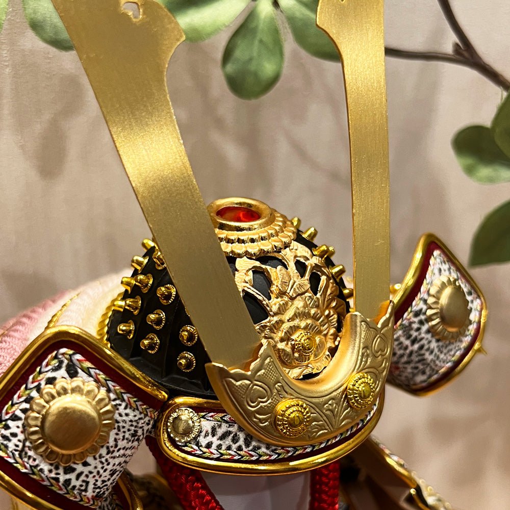 4号 奉納鎧飾り| パープルむらさき色取り| 淡紫の色づけ| 生彩 |五月人形|コンパクト おしゃれ 兜鎧飾り 端午の節句飾り こどもの日 5月人形 人気 - ひなせい 五月人形