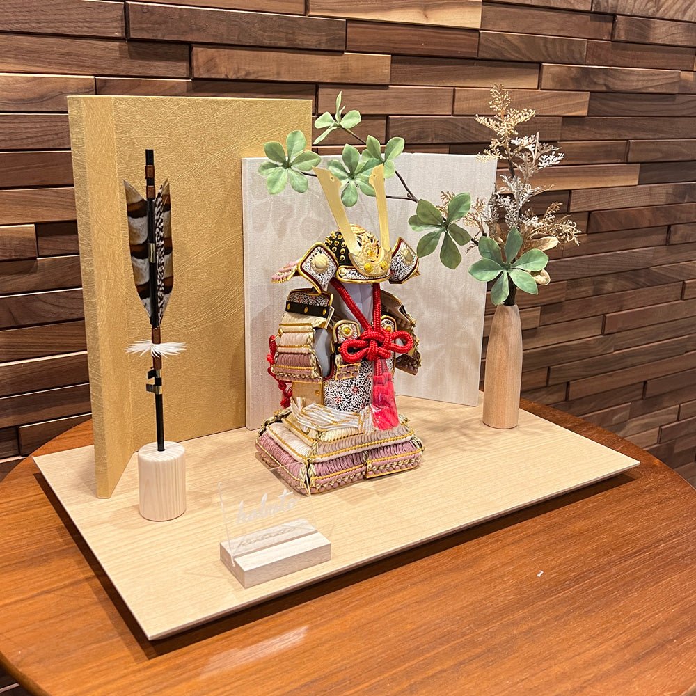 4号 奉納鎧飾り| パープルむらさき色取り| 淡紫の色づけ| 生彩 |五月人形|コンパクト おしゃれ 兜鎧飾り 端午の節句飾り こどもの日 5月人形 人気 - ひなせい 五月人形