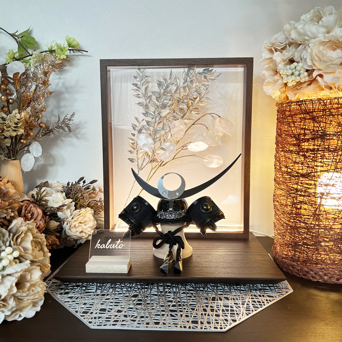 4号 ブロンズ 上杉謙信兜飾り LUMIN|北欧風 モダン|五月人形 越後の虎|コンパクト おしゃれ 兜鎧飾り 端午の節句飾り こどもの日 5月人形 人気 - ひなせい 五月人形