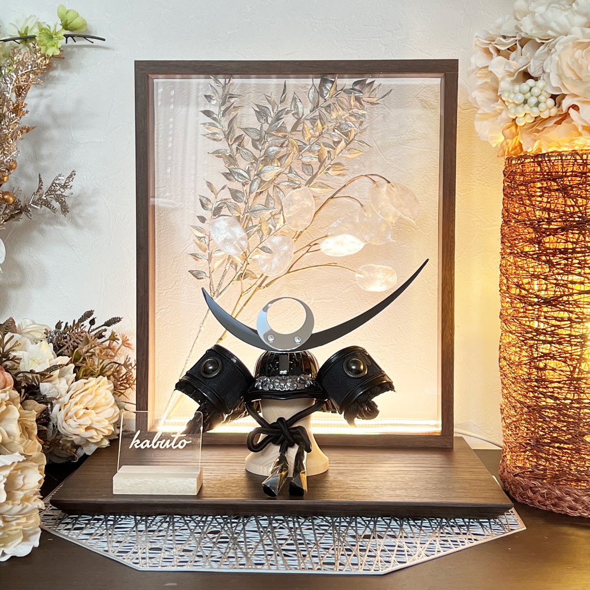 4号 ブロンズ 上杉謙信兜飾り LUMIN|北欧風 モダン|五月人形 越後の虎|コンパクト おしゃれ 兜鎧飾り 端午の節句飾り こどもの日 5月人形 人気 - ひなせい 五月人形