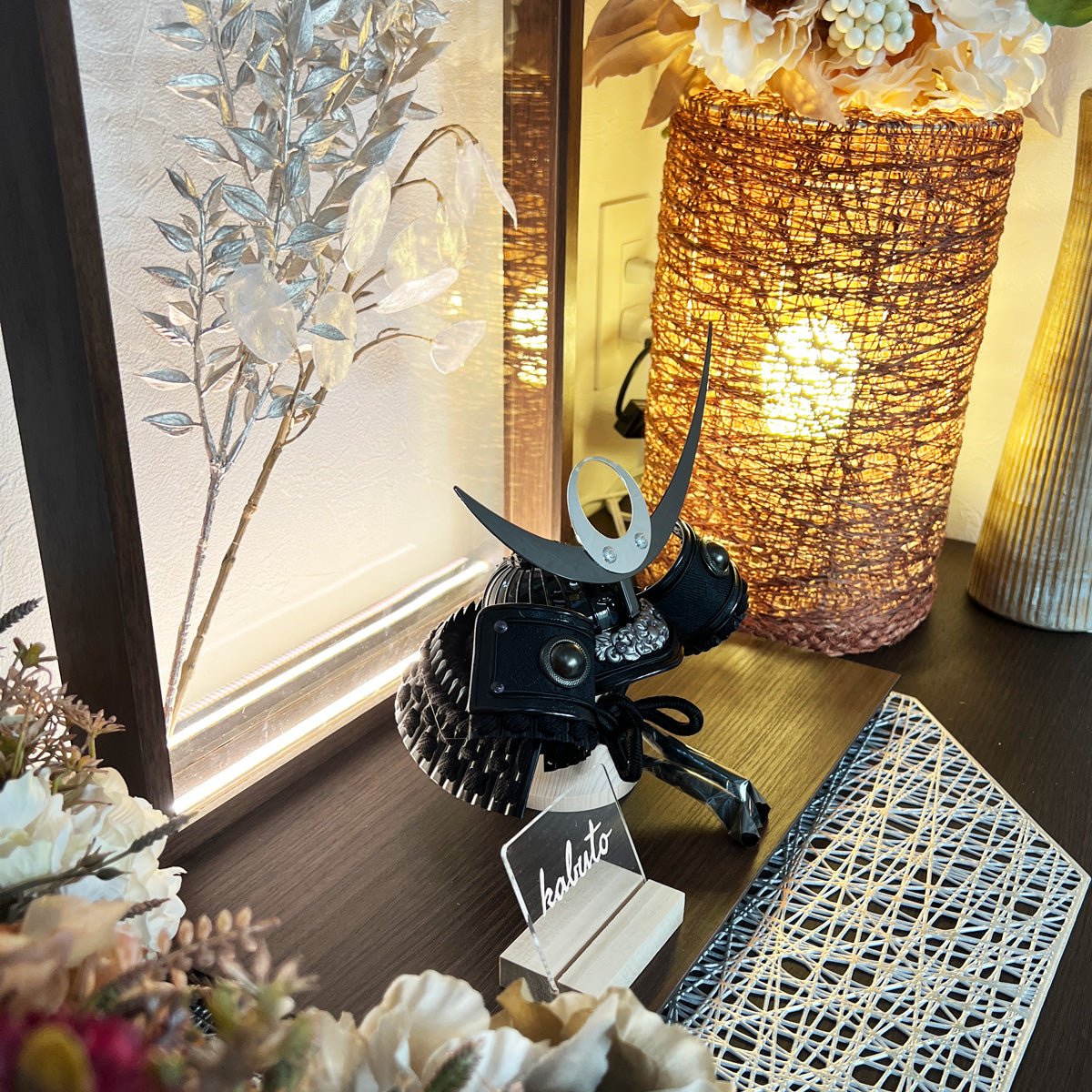 4号 ブロンズ 上杉謙信兜飾り LUMIN|北欧風 モダン|五月人形 越後の虎|コンパクト おしゃれ 兜鎧飾り 端午の節句飾り こどもの日 5月人形 人気 - ひなせい 五月人形