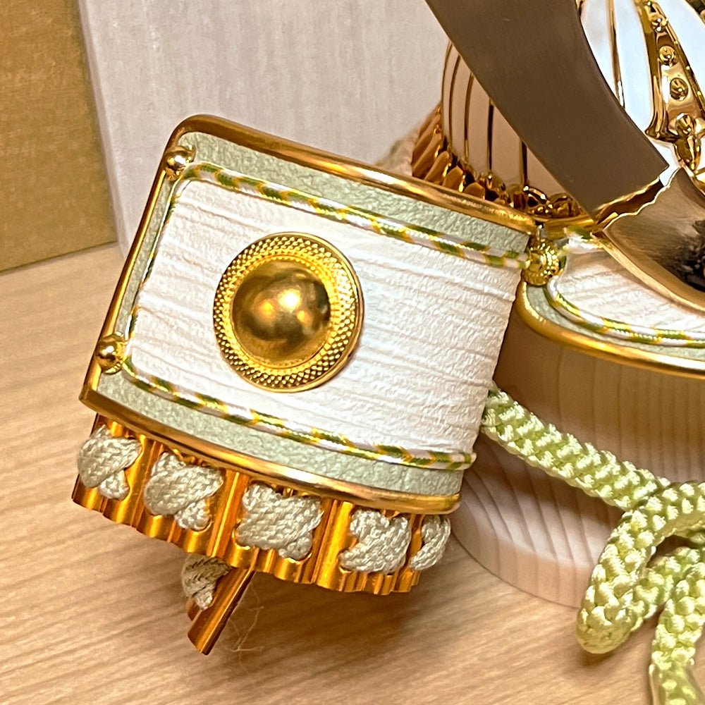 4号|くすみ色緑|収納兜飾り|ライフスタイルに人気|横幅37cm 五月人形 |コンパクト おしゃれ 兜鎧飾り 端午の節句飾り こどもの日 5月人形 人気 - ひなせい 五月人形