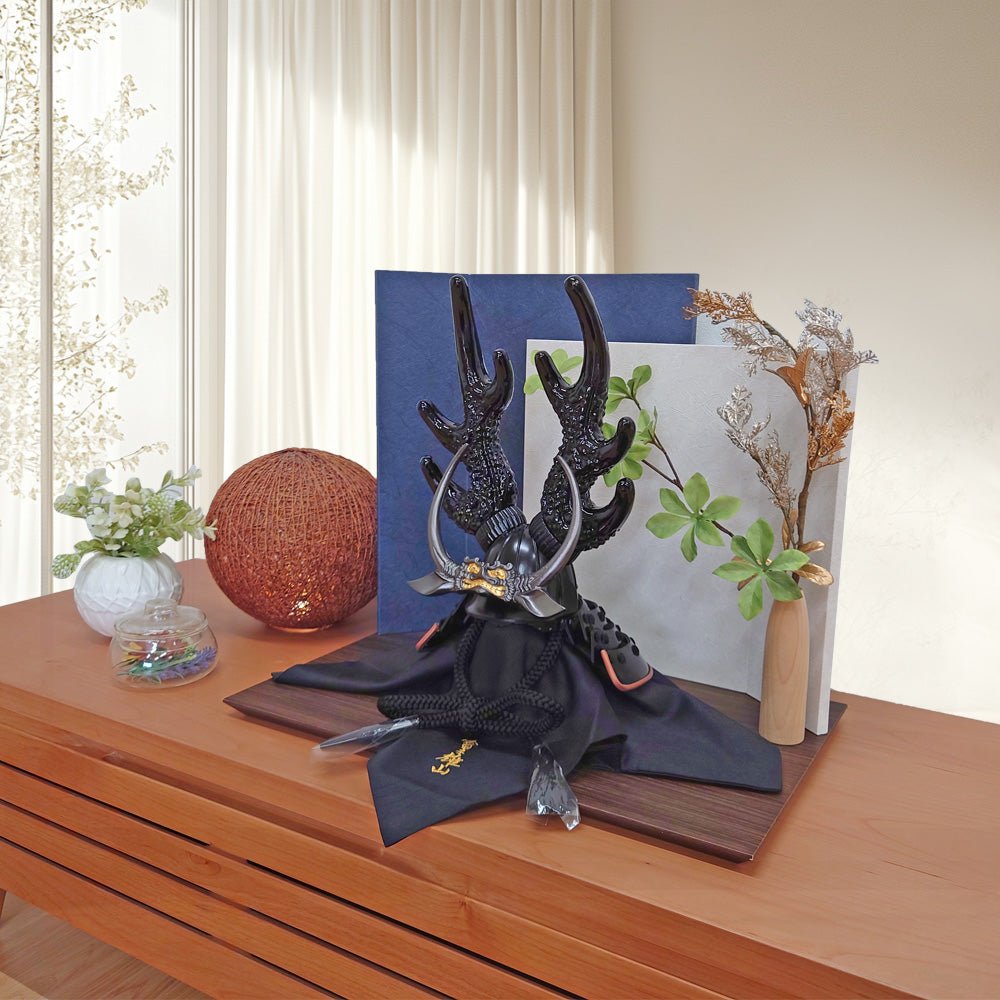 横幅45cm|牛革仕様雄山作 1/3 武将 本多忠勝 兜 |五月人形|大鹿角の脇立|コンパクト おしゃれ 兜鎧飾り 端午の節句飾り こどもの日 5月人形 かぶと - ひなせい 五月人形