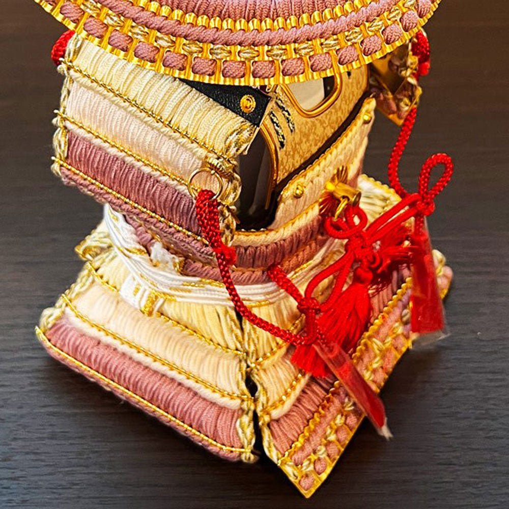 横幅45cm|4号 朔太郎作 鎧飾り| パープルむらさき色取り| 淡紫の色づけ| 生彩 |五月人形|コンパクト おしゃれ 兜鎧飾り 端午の節句飾り こどもの日 5月人形 人気 - ひなせい 五月人形