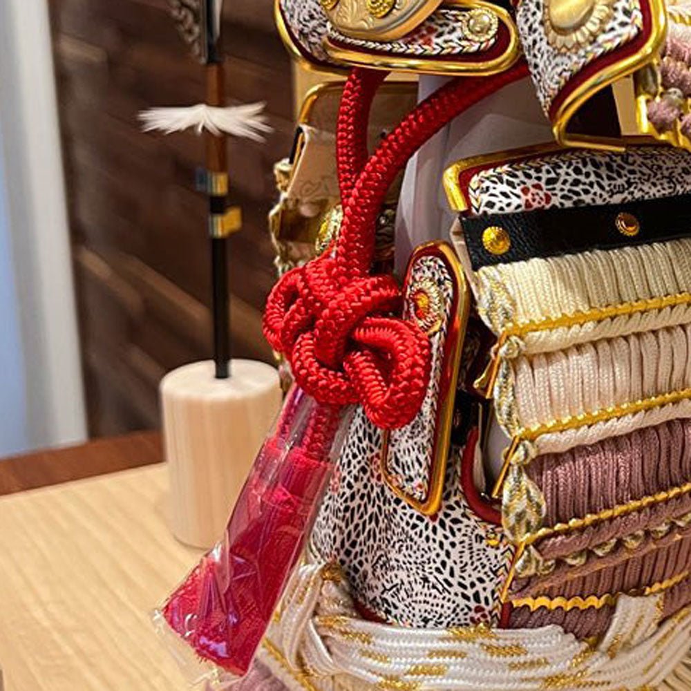 横幅45cm|4号 朔太郎作 鎧飾り| パープルむらさき色取り| 淡紫の色づけ| 生彩 |五月人形|コンパクト おしゃれ 兜鎧飾り 端午の節句飾り こどもの日 5月人形 人気 - ひなせい 五月人形