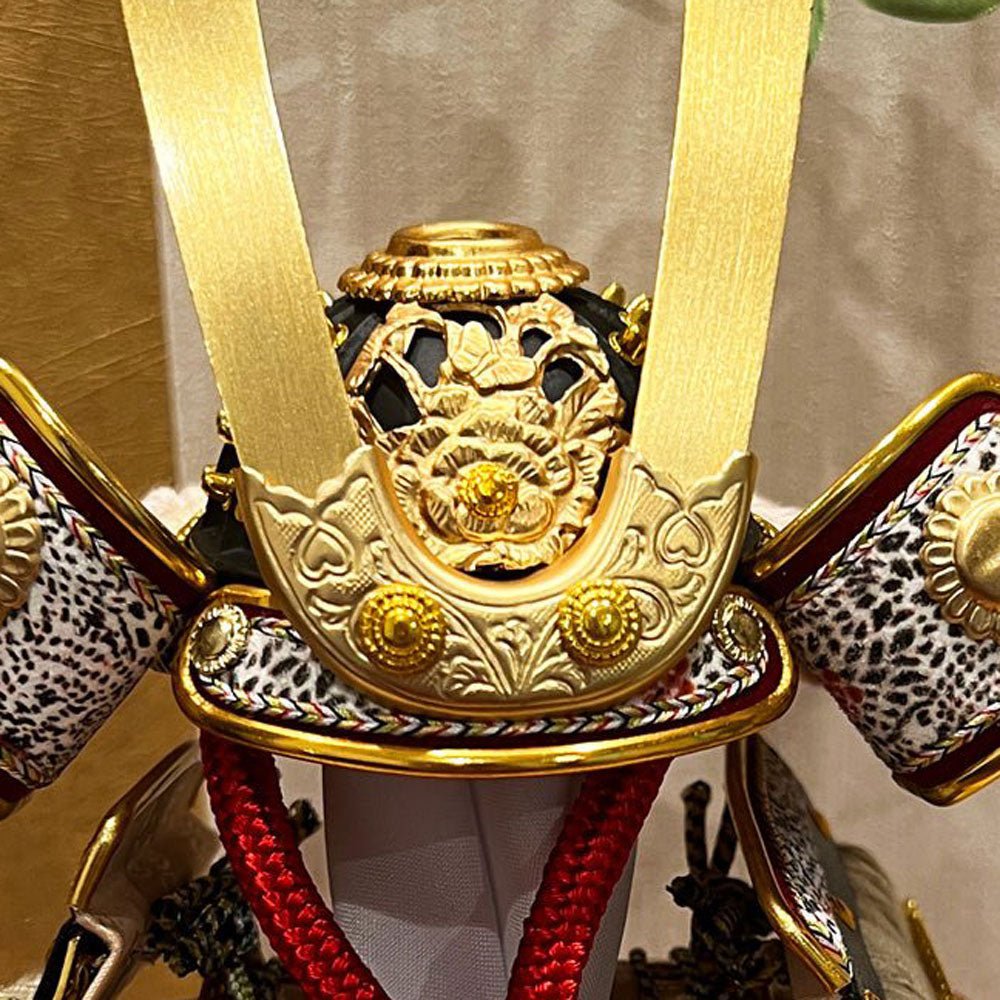 横幅45cm|4号 朔太郎作 鎧飾り| パープルむらさき色取り| 淡紫の色づけ| 生彩 |五月人形|コンパクト おしゃれ 兜鎧飾り 端午の節句飾り こどもの日 5月人形 人気 - ひなせい 五月人形