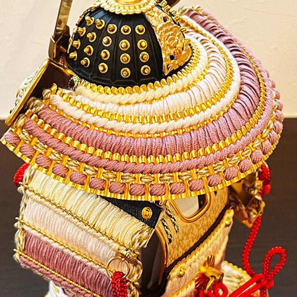 横幅45cm|4号 朔太郎作 鎧飾り| パープルむらさき色取り| 淡紫の色づけ| 生彩 |五月人形|コンパクト おしゃれ 兜鎧飾り 端午の節句飾り こどもの日 5月人形 人気 - ひなせい 五月人形