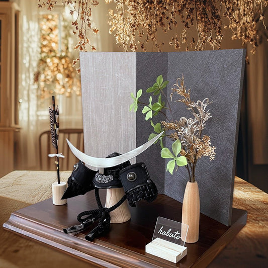 45cm平飾り|8号ブロンズ 武将 伊達政宗兜|初節句に飾りたい五月人形|独眼竜|コンパクト おしゃれ 兜鎧飾り 端午の節句飾り こどもの日 5月人形 人気 かわいい かぶと - ひなせい 五月人形