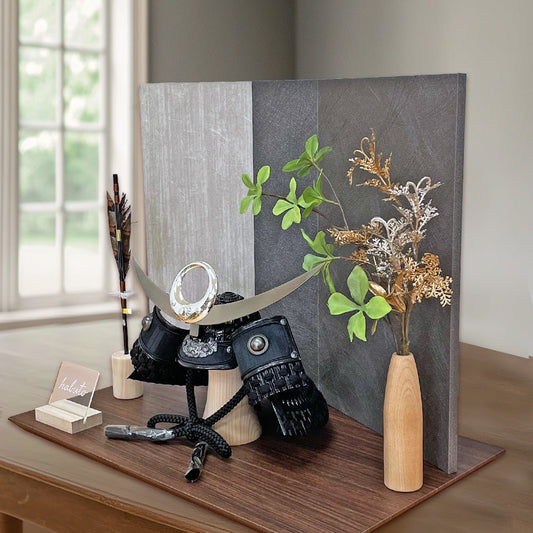 45cm平飾り|8号ブロンズ 武将 上杉謙信兜|サイドボードに飾りたい五月人形|コンパクト おしゃれ 兜鎧飾り 端午の節句飾り こどもの日 5月人形 人気 かぶと - ひなせい 五月人形