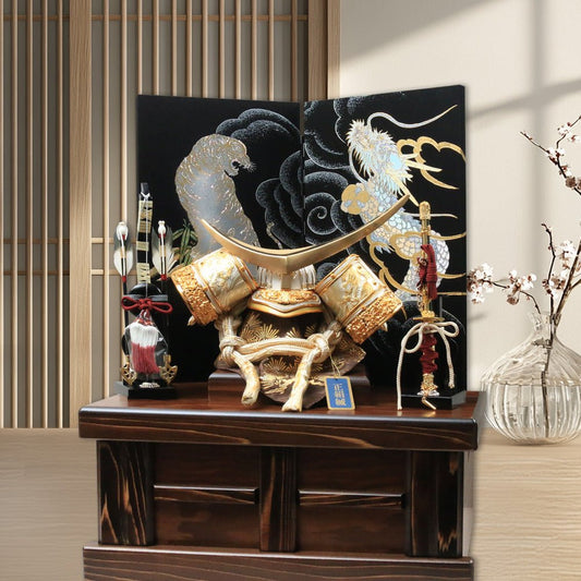 横幅46cm|12号 武将 伊達政宗 収納兜 白金| 五月人形 兜 コンパクト飾り|おしゃれ 兜鎧飾り 5月人形 人気 かぶと - ひなせい 五月人形