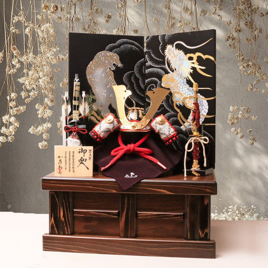 横幅46cm|加藤鞆美作|1/3源為朝兜|収納飾り|品が良い五月人形|コンパクト おしゃれ 兜鎧飾り 端午の節句飾り こどもの日 5月人形 人気 かぶと - ひなせい 五月人形