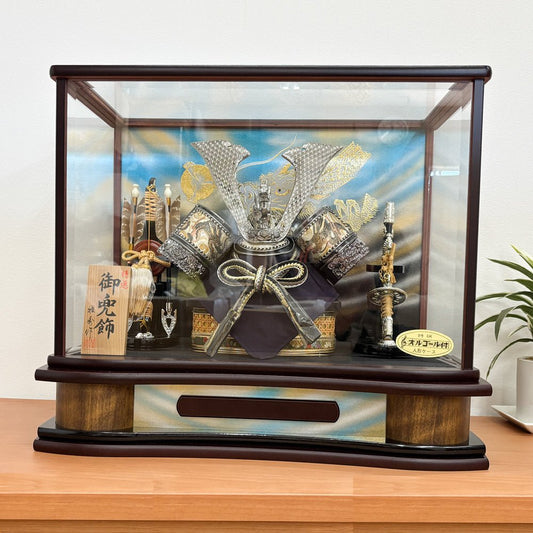 横幅49cm|おしゃれなケース入り飾り|五月人形【シキ】|モダン|コンパクト おしゃれ 兜鎧飾り 端午の節句飾り こどもの日 5月人形 人気 かわいい - ひなせい 五月人形