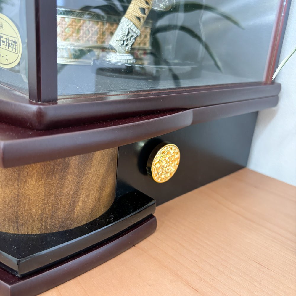 横幅49cm|おしゃれなケース入り飾り|五月人形【シキ】|モダン|コンパクト おしゃれ 兜鎧飾り 端午の節句飾り こどもの日 5月人形 人気 かわいい - ひなせい 五月人形