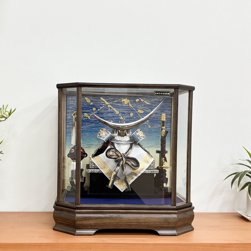 扱いやすいケース飾り|伊達政宗の兜 | 五月人形|ブルー 青|六角ケース|コンパクト おしゃれ 兜鎧飾り 端午の節句飾り こどもの日 5月人形 人気 - ひなせい 五月人形