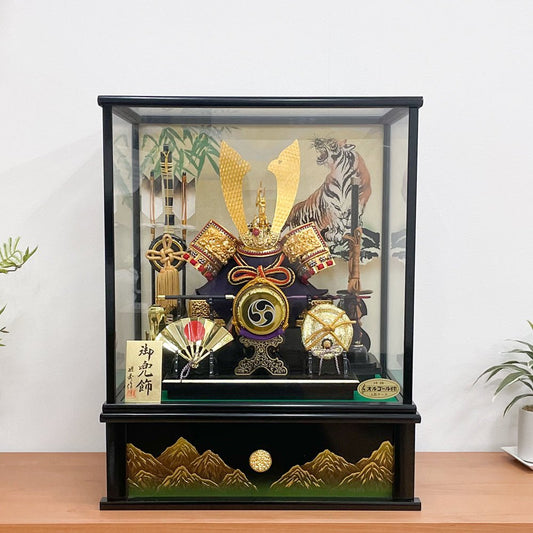 モダンなケース飾り|五月人形【カン】|コンパクト おしゃれ 兜鎧飾り 端午の節句飾り こどもの日 5月人形 人気 - ひなせい 五月人形