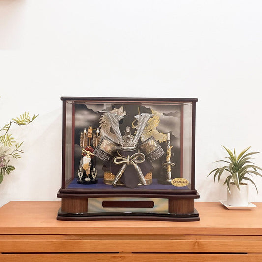 ケース入り飾り|五月人形【ルキ】| リーズナブル モダン|コンパクト おしゃれ 兜鎧飾り 端午の節句飾り こどもの日 5月人形 人気 - ひなせい 五月人形