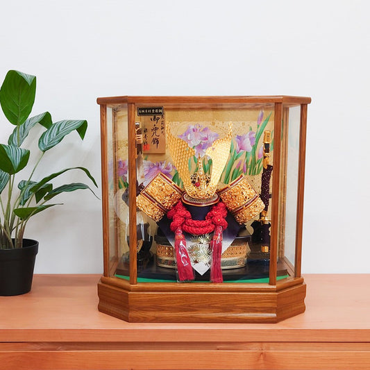 ケース飾り|龍の前立兜|菖蒲|扱いやすい五月人形でリビングに|コンパクト おしゃれ 兜鎧飾り 端午の節句飾り こどもの日 5月人形 人気 - ひなせい 五月人形