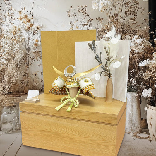 横幅50cm 五月人形 収納兜飾り|8号くすみ色緑|カリスマ性の武将 上杉謙信|モダン シンプル|コンパクト おしゃれ 兜鎧飾り 端午の節句飾り こどもの日 5月人形 人気 かわいい かぶと - ひなせい 五月人形