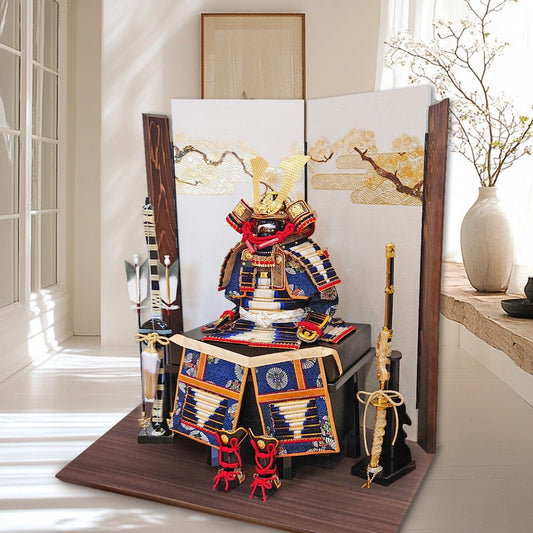 横幅60cm|7号 鎧飾り 朔太郎作 紺色|ちっちゃい美しい紺色!|五月人形|コンパクト おしゃれ 兜鎧飾り 端午の節句飾り こどもの日 5月人形 人気 - ひなせい 五月人形