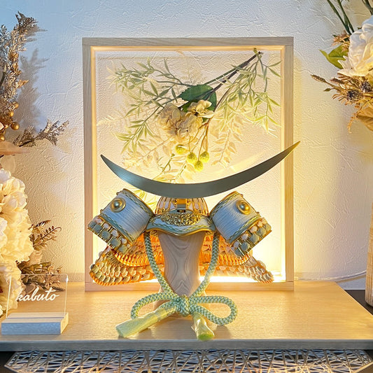 8号 くすみ色緑 伊達政宗 LUMIN|横幅45cm 五月人形|北欧インテリア|アクリル屏風 コンパクト おしゃれ 兜鎧飾り 端午の節句飾り こどもの日 5月人形 人気 - ひなせい 五月人形