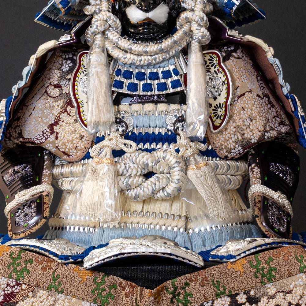 横幅85cm|翠鳳作 10号青段鎧 |青色 |モダンで斬新な五月人形|青い色が格好良い|おしゃれ 兜鎧飾り 端午の節句飾り こどもの日 5月人形 石破首相 トランプ大統領へ - ひなせい 五月人形